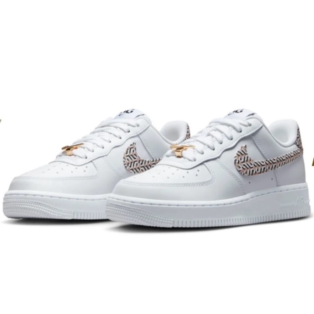 Like new Nike Air Force 1 Low United in Victory White